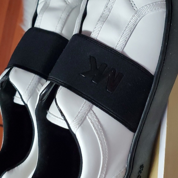 Michael Kors leather sneakers - Picture 2 of 9